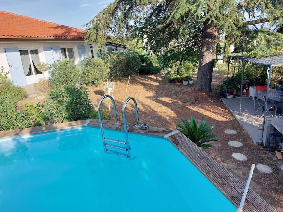 Villa De Charme Avec Piscine Saint-Jory Екстер'єр фото